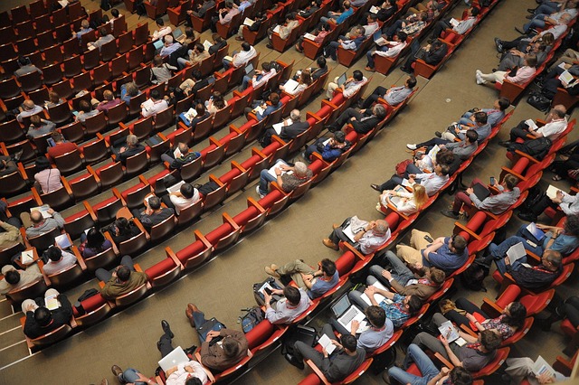 entreprises publiques : tout savoir sur leur rôle et leur impact en 2025